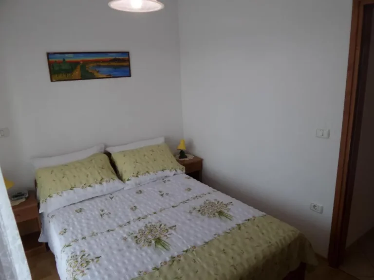 Apartment 4: Schlafzimmer